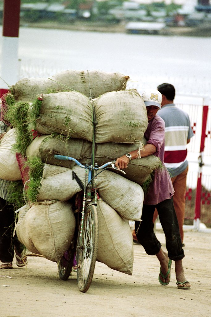 Overloaded-Bike in Cambodia